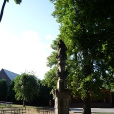 Torzo kašny se sochou Panny Marie