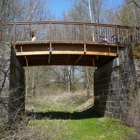 Most bývalé železniční trati mezi Slapany a bývalou Krásnou Lípou