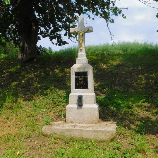 Kříž jižně od Těškovic