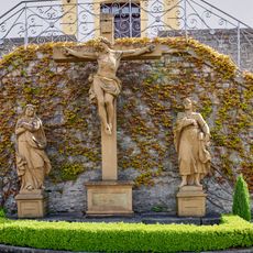 Kreuzigungsgruppe Raiffeisenstraße 6 in Bütthard