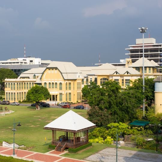 Bang Khun Phrom palace