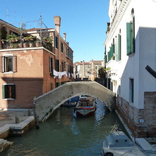 Private bridge of palazzo Sagredo a San Ternità