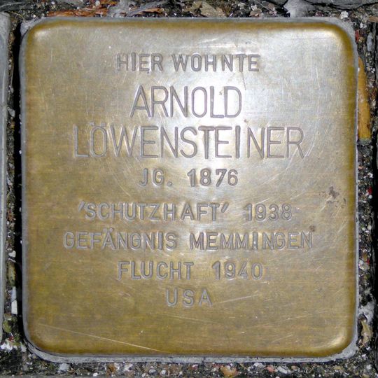 Stolperstein en memoria de Arnold Löwensteiner