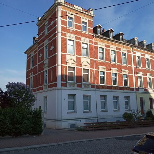 Mietshaus in halboffener Bebauung August-Bebel-Straße 5