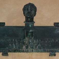 Pamětní deska Jaroslava Haška ve Školské ulici v Praze