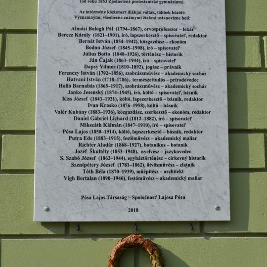 Gymnázium, tabuľa pamätná