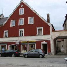 Wohn- und Geschäftshaus