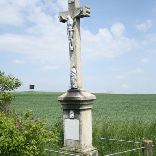 Kříž východně od Ratibořic