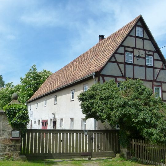 Wohnstallhaus und Scheune eines Bauernhofes Am Anger 14