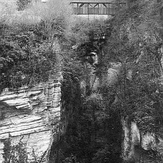 Hohe Brücke