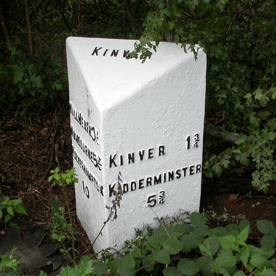 Milepost, S of Stowton, nr Dunsley turn