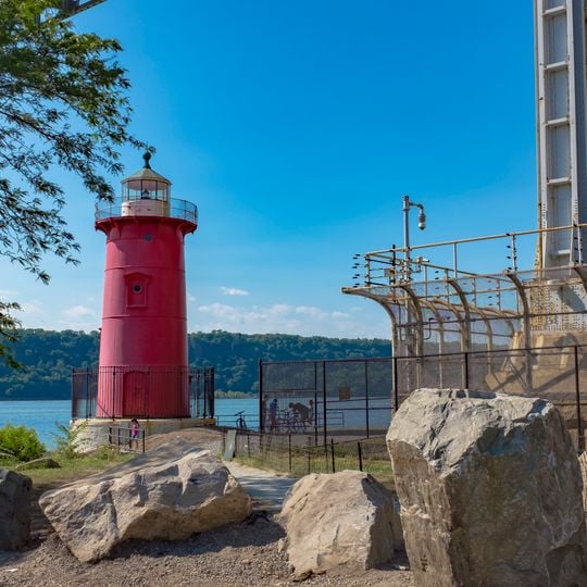 Jeffrey's Hook Light