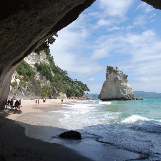 Te Whanganui-o-Hei / Cathedral Cove Marine Reserve
