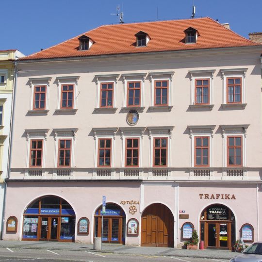 Mírové náměstí 30