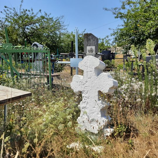 Vernacular sculptures in Mileștii Mici cemetery