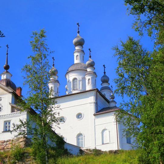 Церковь Распятия Христова с колокольней и кельями