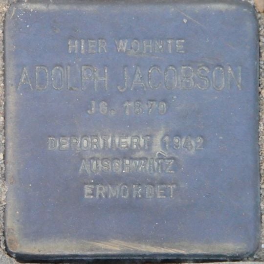 Stolperstein en memoria de Adolph Jacobson