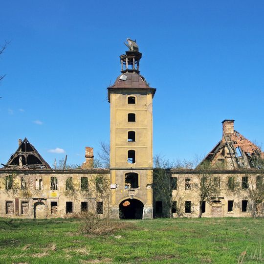 Palace in Żarska Wieś