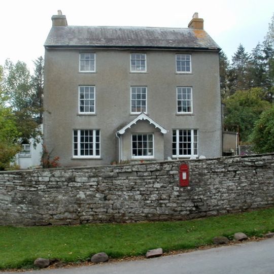 Cantref House