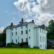 Clovelly Court