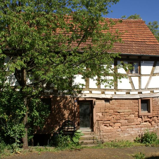 Zweigeschossiges Satteldachhaus