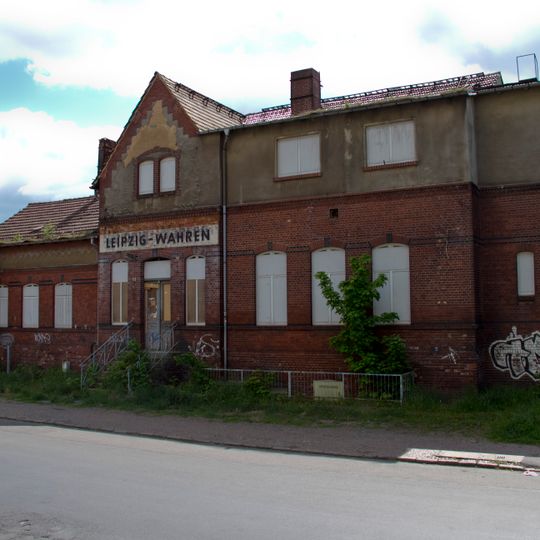 Bahnhofsgebäude und zwei Stellwerke Pater-Gordian-Straße 15