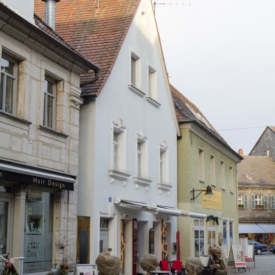 Wohn- und Geschäftshaus