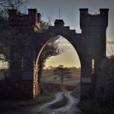 Archway to drive, Dolwilym