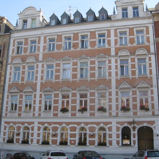 Mietshaus in geschlossener Bebauung Zöllnerplatz 22