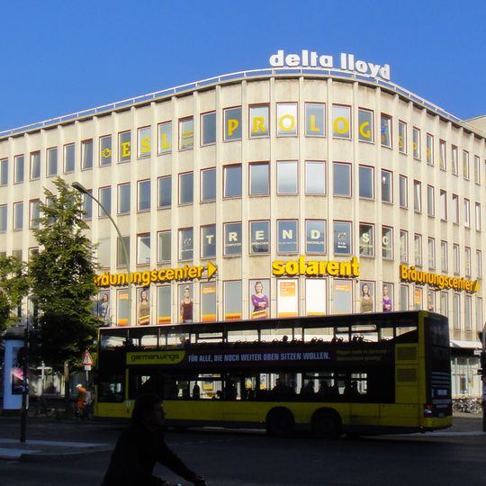 Verwaltungsgebäude Hauptstraße 23 & 24 Akazienstraße 31