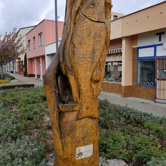 Statue Týnecké ryby in Týnec nad Sázavou