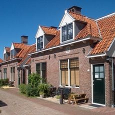 't Rooie Dorp: woningblok van vier arbeiderswoningen