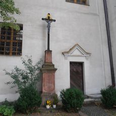 Kříž u kostela svatého Václava v Obřanech