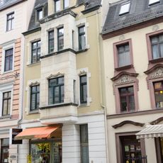 Wohnhaus in geschlossener Bebauung Hauptstraße 24