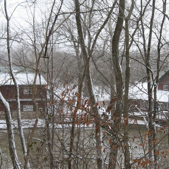 Pipe Creek Falls Resort