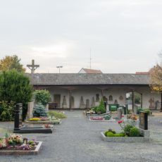 Friedhofsmauer