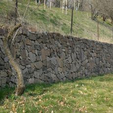 Einfriedungsmauern der Weinberge, Boselweg
