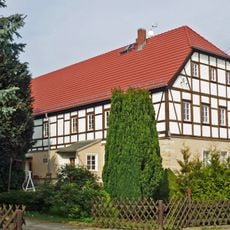 Wohnstallhaus und Holzscheune eines Zweiseithofes Rosenstraße 16