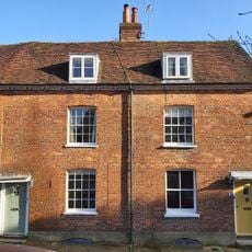 3 4, Middle Church Lane