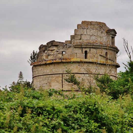 Pigeonnier du château de Lacassagne