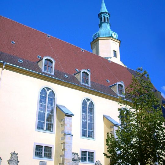 Evangelische Stadtkirche St. Nicolai mit Ausstattung und acht Grabmalen an der äußeren Kirchenwand Kirchplatz