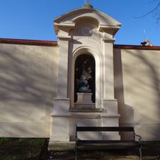 Výklenková kaple v Komenského ulici ve Staré Boleslavi