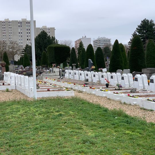 Carrés militaires du cimetière nouveau d'Ivry-sur-Seine