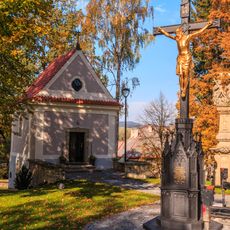 Kříž v Ústí nad Orlicí vedle kostela Nanebevzetí Panny Marie