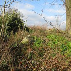 Kříž východně od Domažlic u polní cesty