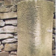 Milestone, Rawdon Road, N of Ring Road A6120