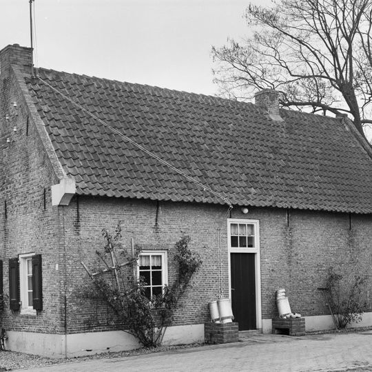 Vermoedelijk een der bouwhuizen van het in 1839 afgebroken huis de broekhuizen