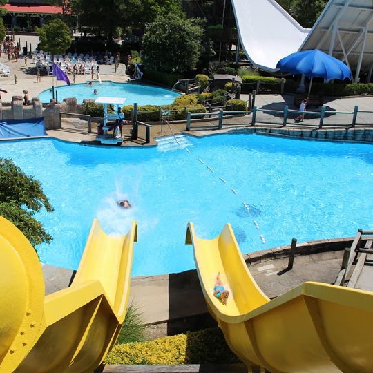 Wet 'n Wild Emerald Pointe