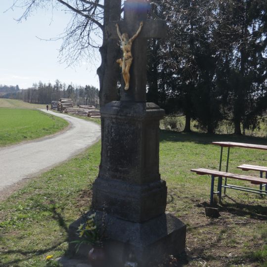 Kříž na západě Chlístova