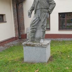 Socha Miroslava Tyrše v areálu Veterinární university v Brně